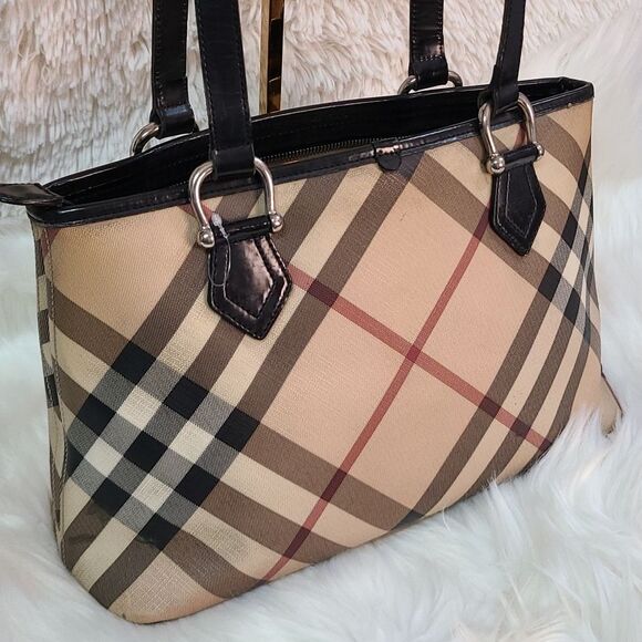 💯 Authentic Burberry Novacheck Tote Bag 🍀 - Picture 10 of 17